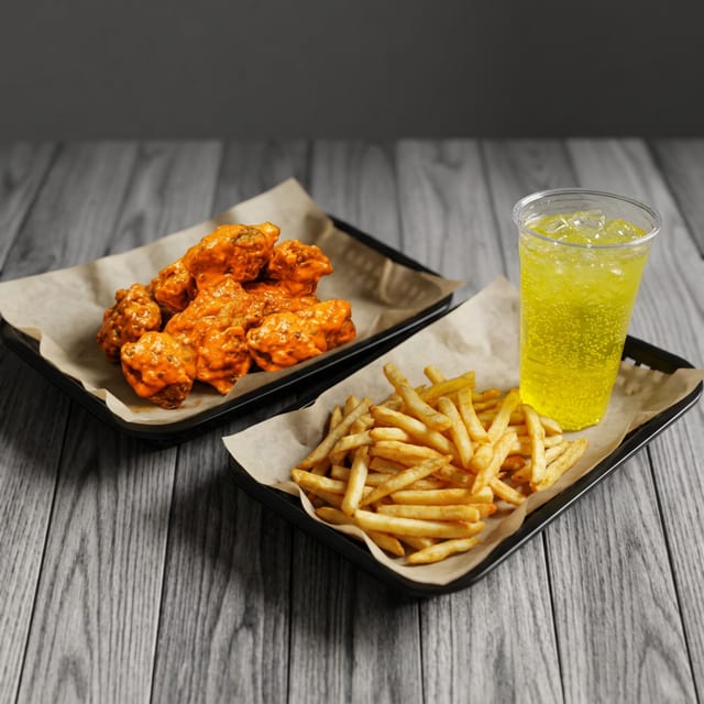 Boneless Wings Combo.